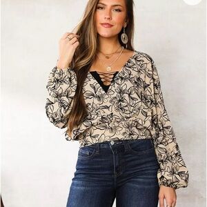 Flocked Floral Metallic Top
WILLOW & ROOT  XS